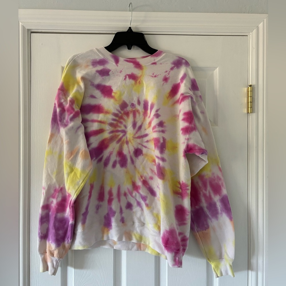 tie dye sweatshirt